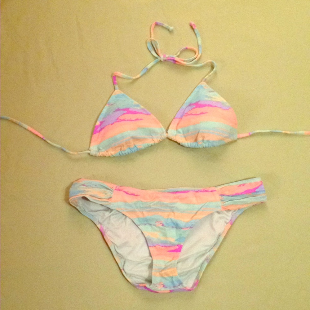 NWOT Victoria's Secret The Knockout Bikini set